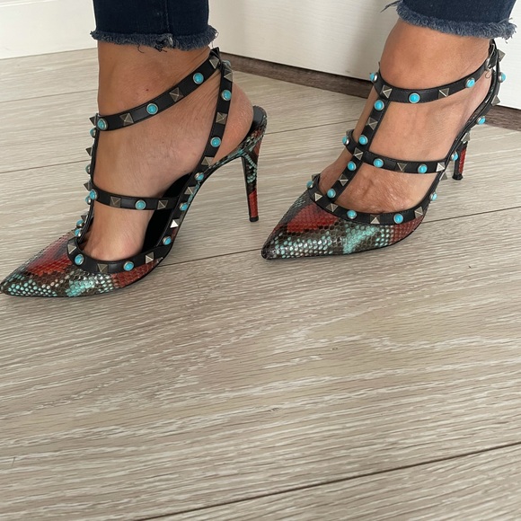 RARE Valentino Garavani Rockstud Python T-Strap Heels – Size 38.5 (US 8.5) - Picture 4 of 12